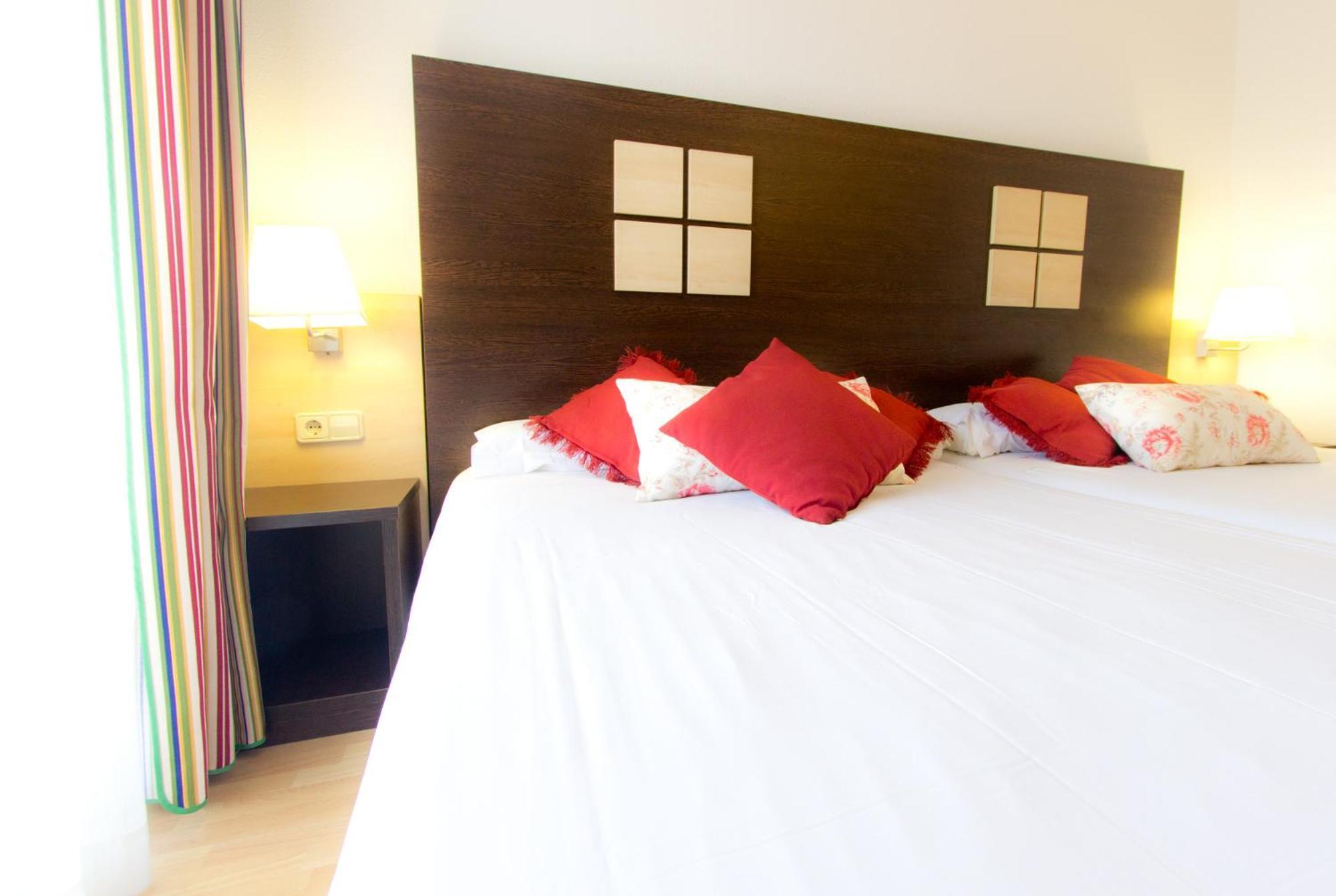 Don Angel - Adults Recommended Hotel Santa Susanna Room photo
